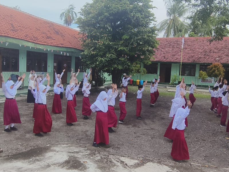 SD Islam Nurul Manshur Laksanakan Upacara Bendera dan Senam Anak Indonesia Sehat Sambut Semester Genap