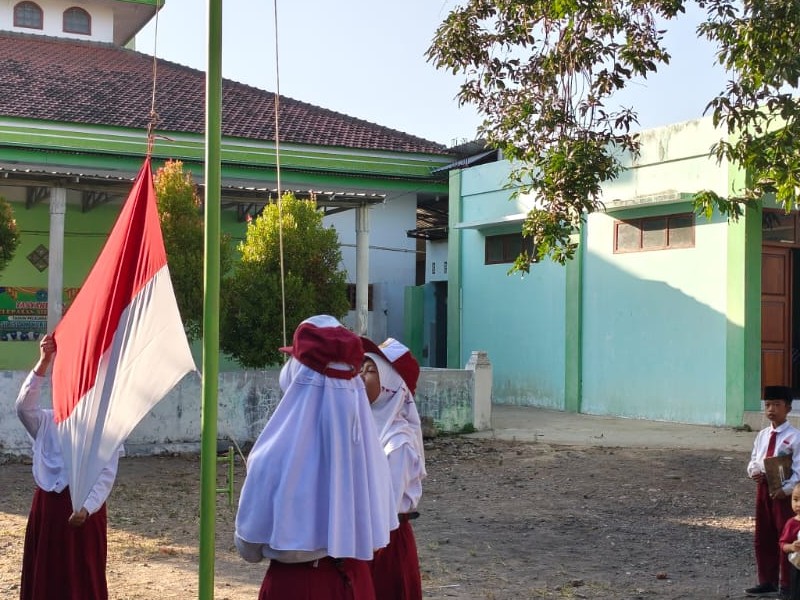 SD Islam Nurul Manshur Laksanakan Upacara Bendera Hari Senin, 3 Agustus 2026